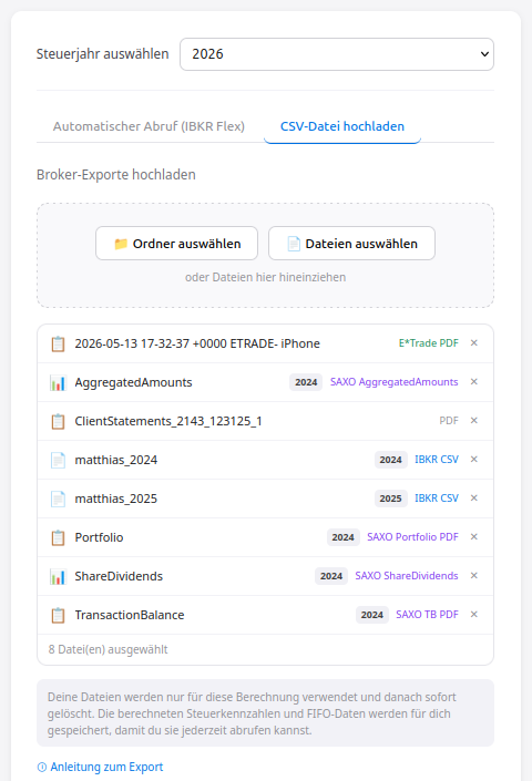 KapFrei Datei-Upload — mehrere Broker-Exporte (IBKR CSV, SAXO PDF, E*Trade PDF) mit automatischer Broker- und Jahres-Erkennung